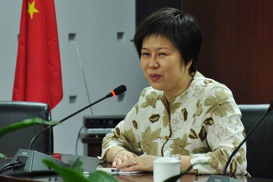 美国学者许德宝教授靳洪钢教授与中青年教师座谈